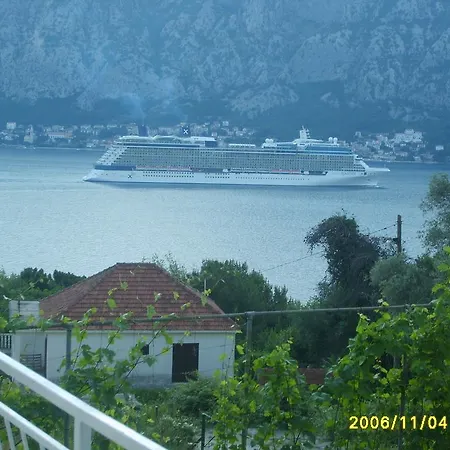 Apartments Djuricic Cattaro Esterno foto